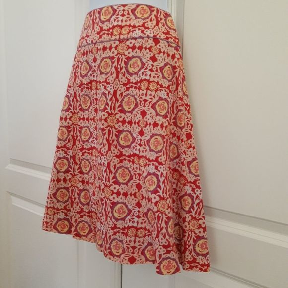 2 Patterned Skirts - Picture 2 of 7